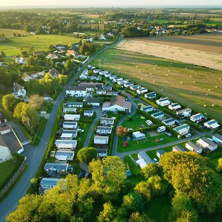 Le Clos Tranquille Hotell Gonneville-en-Auge Eksteriør bilde